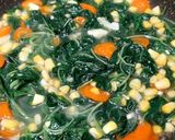 Foto langkah ke 5 dari resep Sayur bening bayam wortel jagung sederhana.