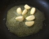 Foto langkah ke 3 dari resep Chicken Garlic Honey Soy Sauce.