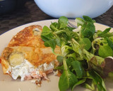 Foto del paso 5 de la receta: Quiche sin masa cremosa con salmón ahumado y verduras hecha en una sartén