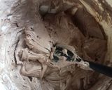 Foto langkah ke 3 dari resep Bolu coklat keju.