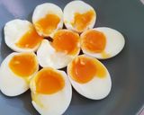 รูปขั้นตอนการทำที่ 4 ของ ยำไข่ต้มยางมะตูมมมม 🥚