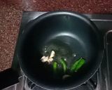 A picture of step 1 of Broccoli soup.