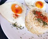 Une image de l'étape 5 de Riz sur son lit d'avocat 🥑 et œufs au plat.