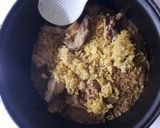 Foto langkah ke 7 dari resep Nasi kebuli ayam magic com.