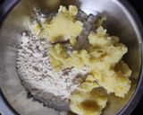 A picture of step 1 of Aloo roti.