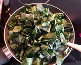 Foto del paso 3 de la receta: Tortilla de hojas y tallos de brócoli