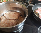 Foto del paso 2 de la receta: Filetes de ternera en salsa con aceitunas verdes