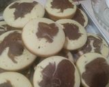 Foto langkah ke 9 dari resep Marmer Cup Cake.