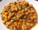 Foto del paso 5 de la receta: Curry de garbanzos y coliflor🤔🍲🥘