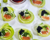 Foto del paso 3 de la receta: Rollitos de pepino, salmón y aguacate