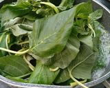 Foto langkah ke 2 dari resep Sayur Bening Bayam Wortel.