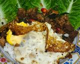 Foto langkah ke 5 dari resep Pad Kra Pao Thailand ayam sapi cincang dengan basil.