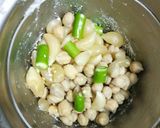 A picture of step 2 of Hummus.