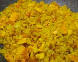 Foto langkah ke 4 dari resep Nasi Goreng Kunyit.