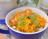 A picture of step 5 of Batata Poha.