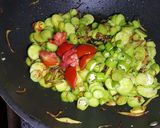 A picture of step 5 of Turai ki sabzi.