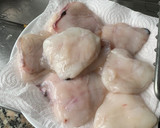 Foto del paso 1 de la receta: Kokotxas de rape en salsa verde