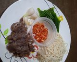 รูปขั้นตอนการทำที่ 1 ของ บะหมี่ผัดริบอาย,ต้นหอม - คีโต