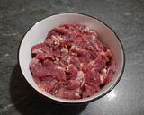 Hình bước làm 1 của món Canh cải chua thịt bò