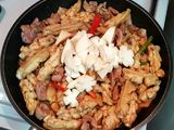 ระบำปีกไก่ผงกะเพราหอม
