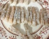 A picture of step 2 of Prawn Tempura.
