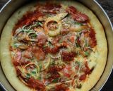 Foto langkah ke 8 dari resep Bolognese Pizza.