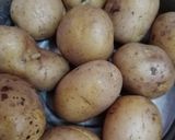 Foto langkah ke 1 dari resep Golden Potato Pies.