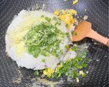 Foto langkah ke 3 dari resep 38. Garlic Butter Rice.