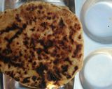 A picture of step 3 of Aloo parantha.