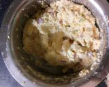 A picture of step 1 of Chana dal pokoda.