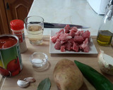 Foto del paso 1 de la receta: Carne con tomate