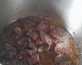 Foto del paso 3 de la receta: Estofado de cerdo con salsa de vino y manzana