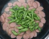 Foto langkah ke 2 dari resep Tumis Wortel Sosis | Menu Sahur Simple.