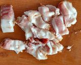 Foto del paso 3 de la receta: Pollo al champiñón con tocino
