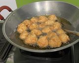 Foto langkah ke 4 dari resep Bakwan goreng babi udang.