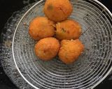 A picture of step 7 of Veg Cheese potato balls.