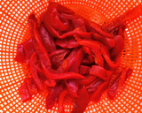 Foto del paso 1 de la receta: Salsa de pimientos de piquillo