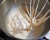 Foto del paso 2 de la receta: Bizcochuelo de vainilla etapa desafio aplv 1er escalon horneados con leche 🤞🏻