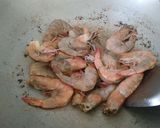 Foto langkah ke 2 dari resep Udang mentega saos inggris.