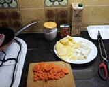 Foto del paso 1 de la receta: Pollo en salsa y verduras de aprovechamiento