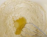 A picture of step 4 of Custard cookies.