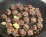 Foto langkah ke 2 dari resep Swedish meatballs mashed potato baked.