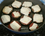 Foto del paso 5 de la receta: Mini pizzas con base de berenjena