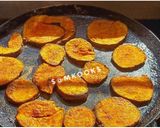 A picture of step 3 of Crispy Brinjal Tawa Fry.