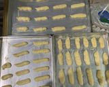 Foto langkah ke 5 dari resep Kue Lebaran: Kue Lidah Kucing.