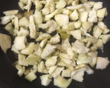 Foto del paso 2 de la receta: Berenjenas rellenas de pollo
