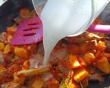 Foto langkah ke 9 dari resep Sambal goreng hati ampela kentang (part II).