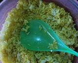 Foto langkah ke 2 dari resep Nasi Kuning Bumbu Instan.