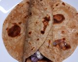A picture of step 9 of Tangy chatpata Rajma Roll.