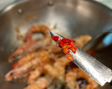 爆香蒜蓉大明蝦 簡單涮嘴下酒菜🦐的食譜步驟5照片